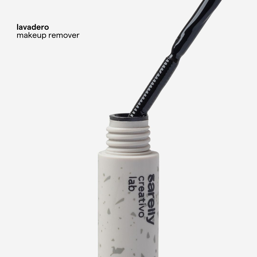 Mini Lavadero Makeup Remover in white packaging with a metallic silver cap in format Mini Size in kit with Cow Lashes (lenghtening)