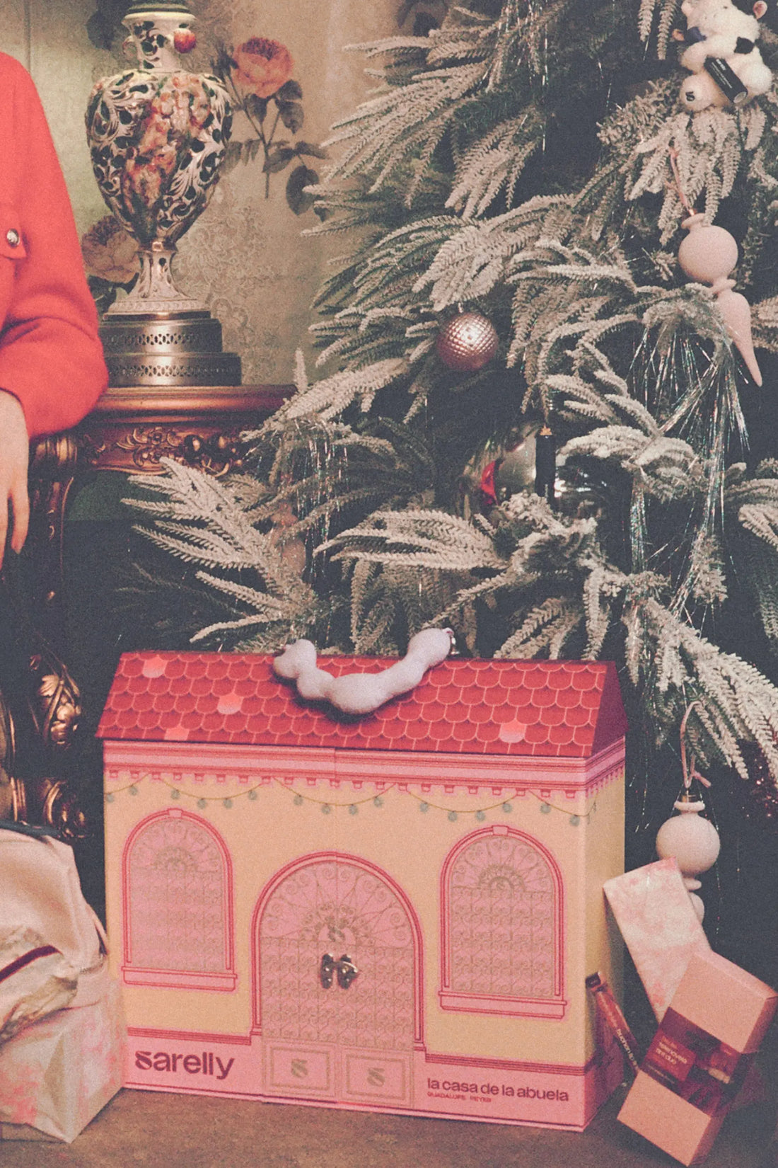 THERE'S NO PLACE LIKE ABUELA'S HOUSE FOR THE HOLIDAYS.