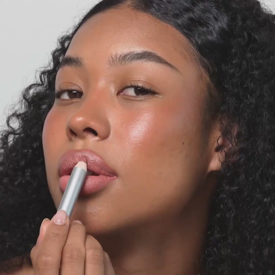 Video using Lip combo buchon shade Creamy